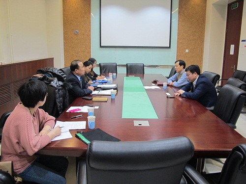 图2:与对外经济贸易大学校办进行座谈交流