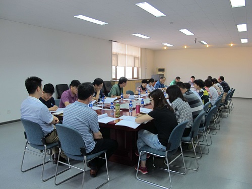 召开职能部门管理干部代表征求意见座谈会